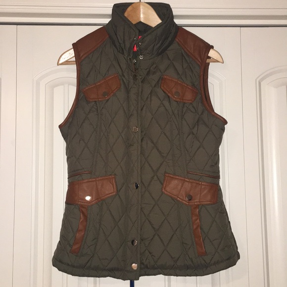 Jackets & Blazers - Olive quilted vest